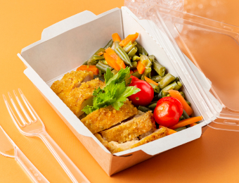 Овощи на пару и куриное филе Кордон